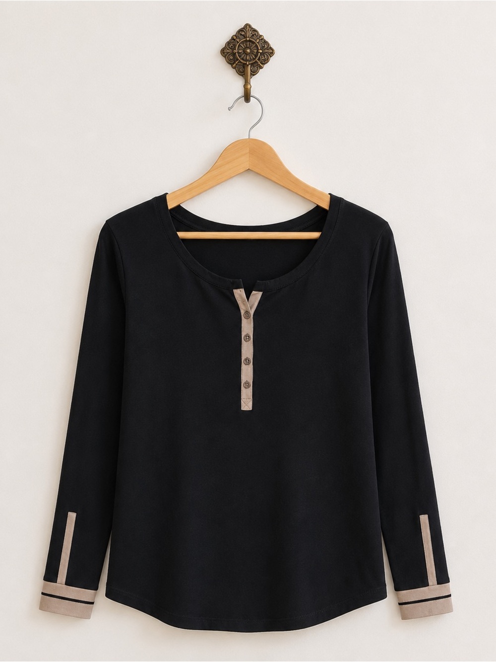 Karen Neuburger black henley long sleeve sleep top tee M